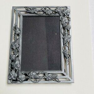 Metal Picture Frame 5 x 6.5 Vine Grapes Ornate Free Standing Farmhouse